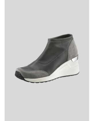 Moteriški aulinukai su elastingu aulu ir veliūrine oda