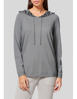 Pilkas megztinis su gobtuvu