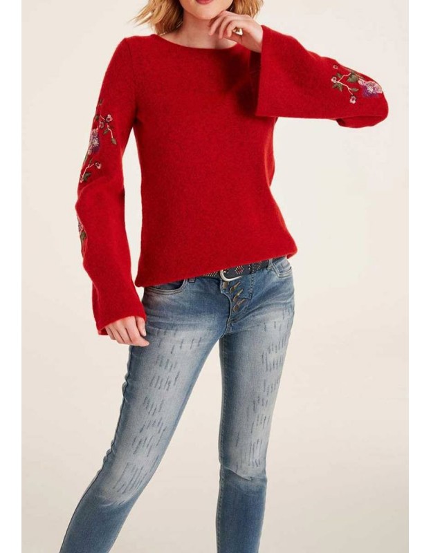 Raudonas siuvinėtas megztinis